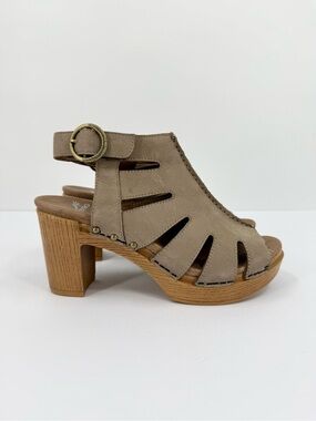 Dansko Demetra Heeled Peep Toe Sandal Taupe Milled Nubuck Leather 37 or 6.5-7 US